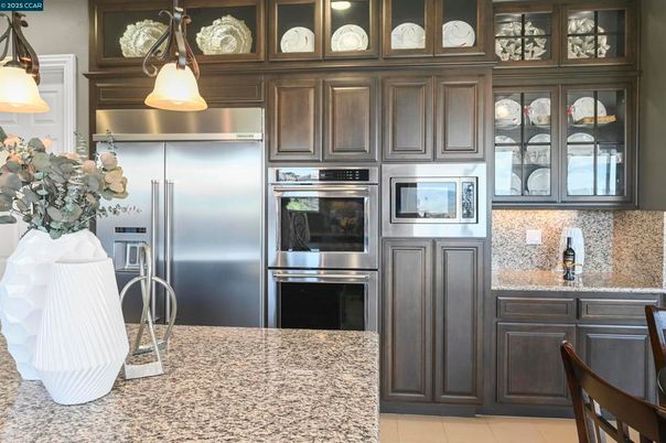 Interior, Kitchen, Pendant Lights, Stainless Steel Appliances