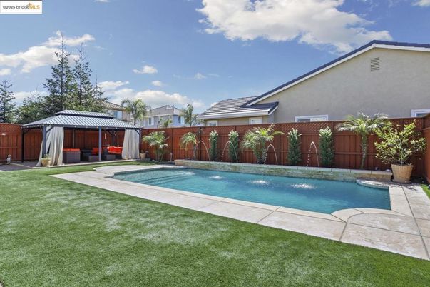 Backyard, Exterior, Pool