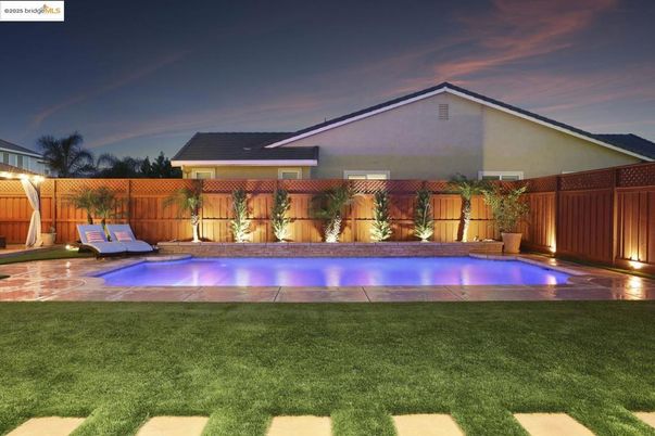 Backyard, Exterior, Pool
