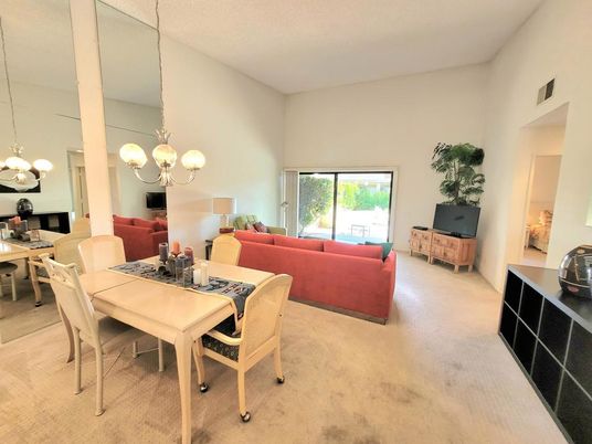 Chandelier, Dining room, Interior, Living room