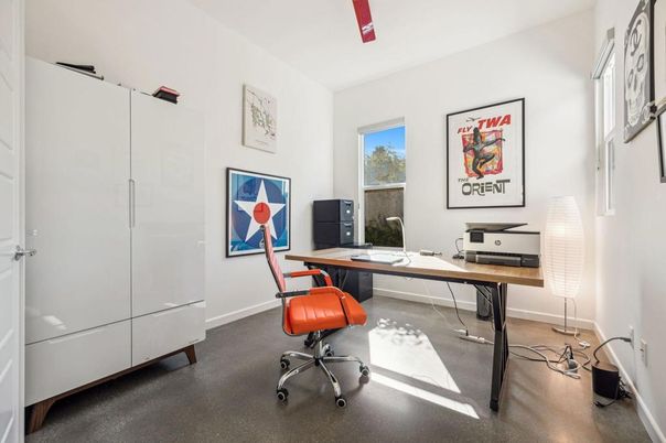 Home Office, Interior