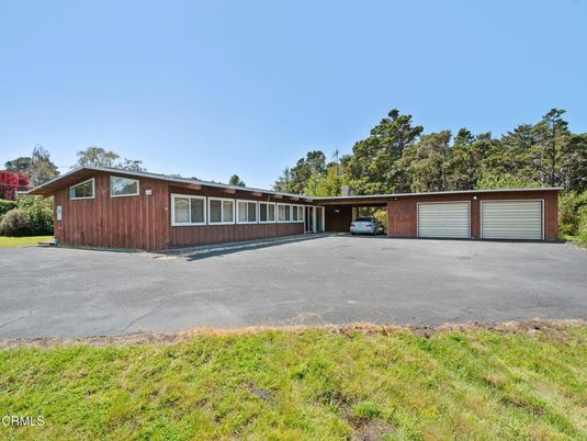 Backyard, Detached Garage, Exterior