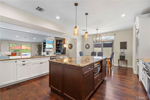 Chandelier, Dining room, Interior, Kitchen, Pendant Lights, Recessed Lighting, Wood Texture Flooring