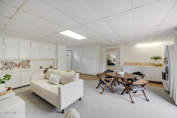 Dining room, Interior, Recessed Lighting