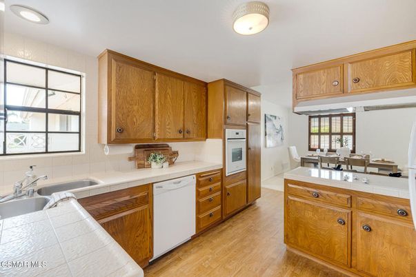 Dining room, Interior, Kitchen, Recessed Lighting, Tile Countertops, Wood Texture Flooring
