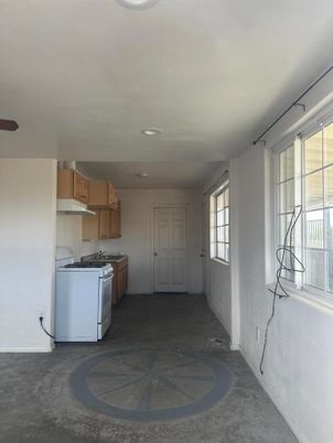 Interior, Kitchen, Recessed Lighting, Washer