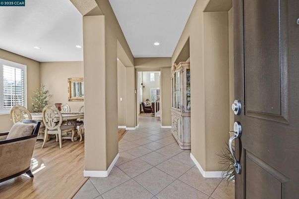 Dining room, Interior, Recessed Lighting