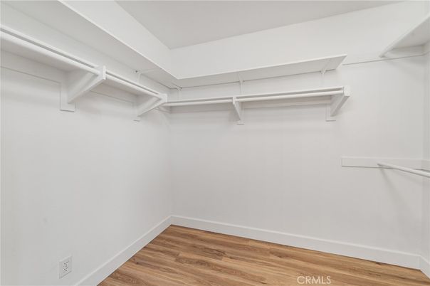 Interior, Walk-in Closets, Wood Texture Flooring