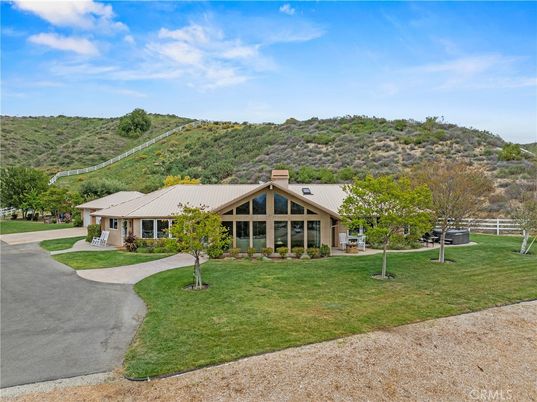 Backyard, Exterior, Facade, Ranch