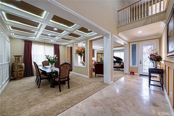 Dining room, Interior, Piano, Recessed Lighting