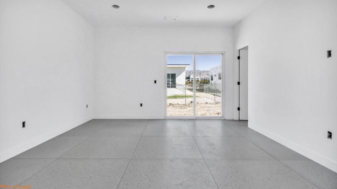 Empty room, Interior, Recessed Lighting