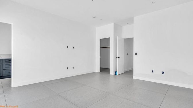 Empty room, Interior, Recessed Lighting