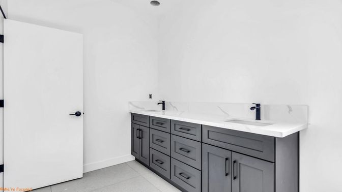 Bathroom, Dual Sink Vanities, Interior