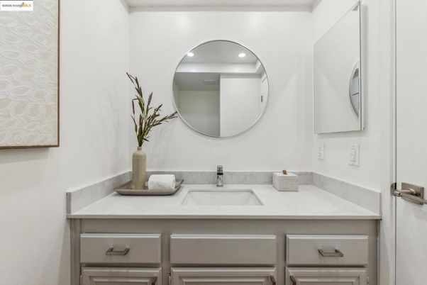 Bathroom, Interior, Recessed Lighting