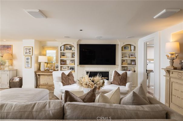 Fireplace, Interior, Living room, Recessed Lighting