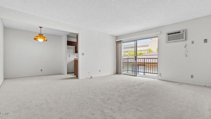 Empty room, Interior, Pendant Lights