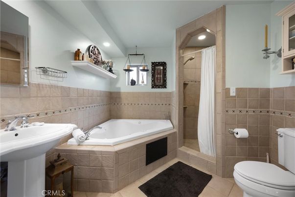 Bathroom, Interior, Recessed Lighting