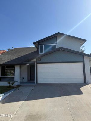 Attached, Exterior, Facade, American Craftsman