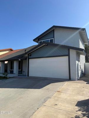 Attached, Exterior, Facade, Ranch