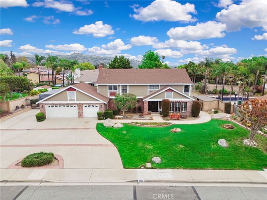 Attached, Exterior, Facade, Ranch