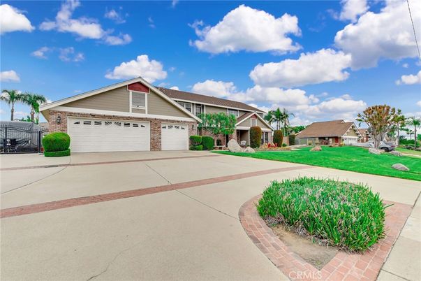 Attached, Exterior, Facade, Brick Facade, Ranch