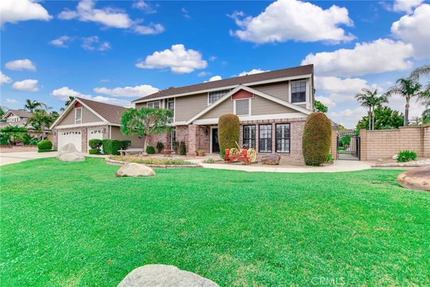 Attached, Backyard, Exterior, Facade, Brick Facade, Split Level