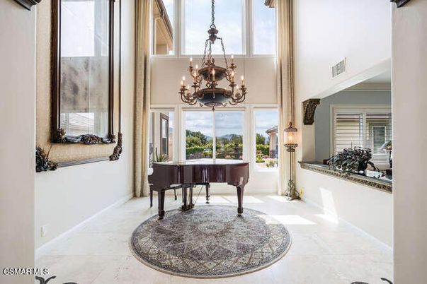 Chandelier, Interior, Piano