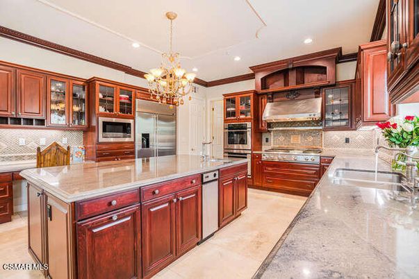 Chandelier, Interior, Kitchen, Recessed Lighting, Stainless Steel Appliances