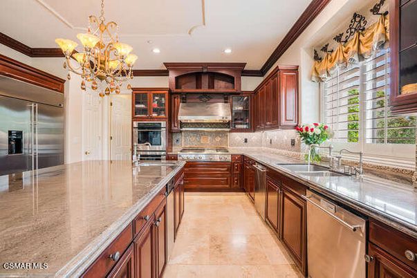 Chandelier, Interior, Kitchen, Recessed Lighting, Stainless Steel Appliances