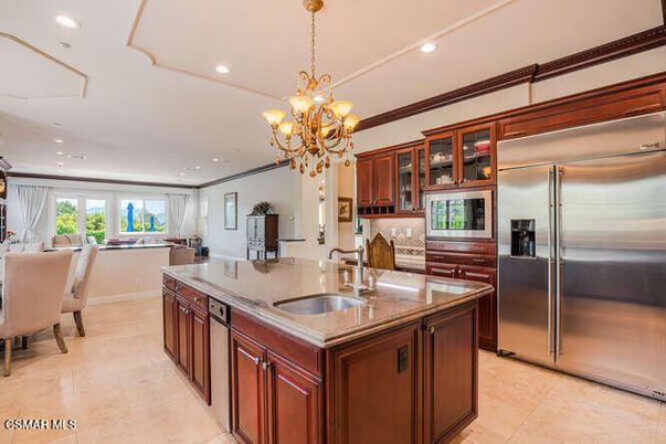 Chandelier, Dining room, Interior, Kitchen, Recessed Lighting, Stainless Steel Appliances
