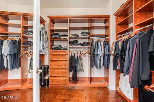 Interior, Walk-in Closets, Wood Texture Flooring