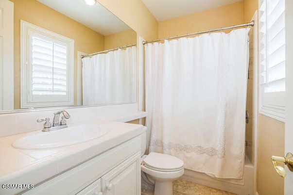 Bathroom, Interior, Recessed Lighting, Tile Countertops