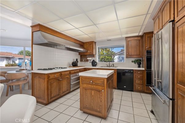 Interior, Kitchen, Recessed Lighting, Tile Countertops