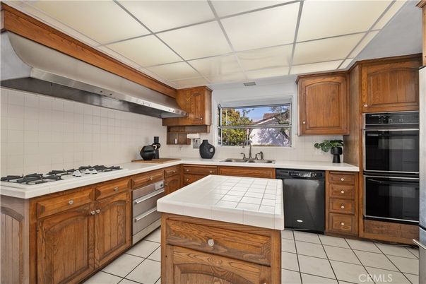 Interior, Kitchen, Tile Countertops