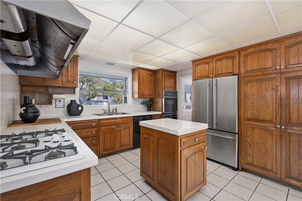 Interior, Kitchen, Tile Countertops