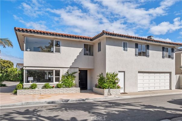 Attached, Exterior, Facade, Spanish Mediterranean