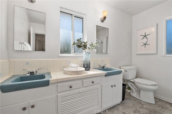 Bathroom, Interior, Tile Countertops