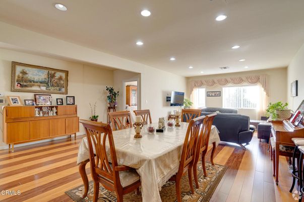 Dining room, Interior, Living room, Piano, Recessed Lighting, Wood Texture Flooring