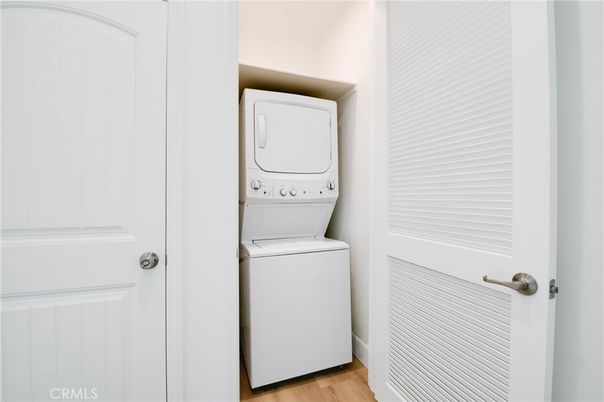 Interior, Utility Closets, Washer, Wood Texture Flooring