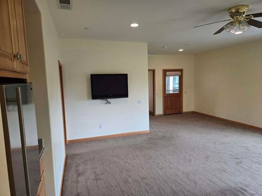 Empty room, Interior, Recessed Lighting