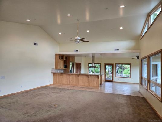 Empty room, Interior, Recessed Lighting