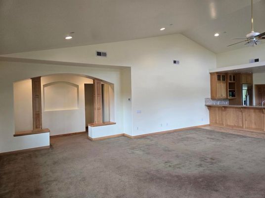 Empty room, Interior, Recessed Lighting
