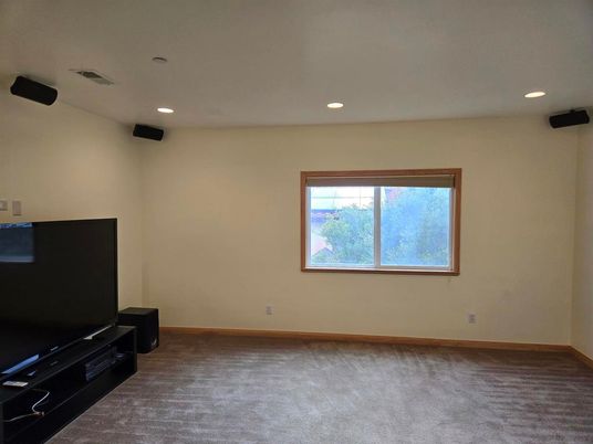 Empty room, Interior, Recessed Lighting