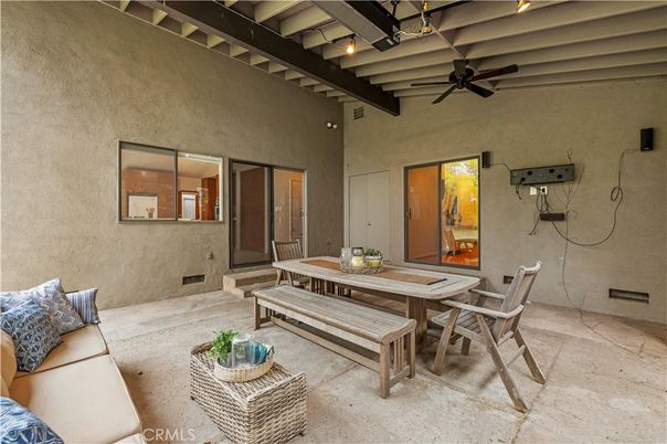 Dining room, Exterior