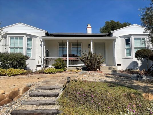 Exterior, Facade, Ranch