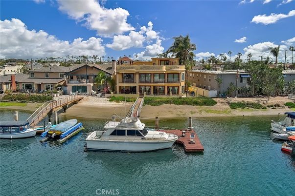 Exterior, Lake