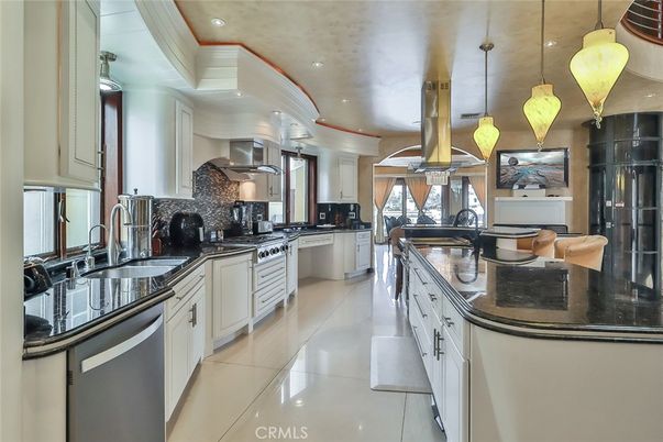 Interior, Kitchen, Pendant Lights, Recessed Lighting, Stainless Steel Appliances
