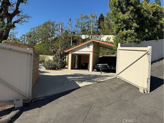 Detached Garage, Exterior