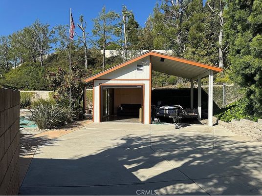 Detached Garage, Exterior