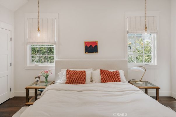 Bedroom, Interior, Pendant Lights, Wood Texture Flooring
